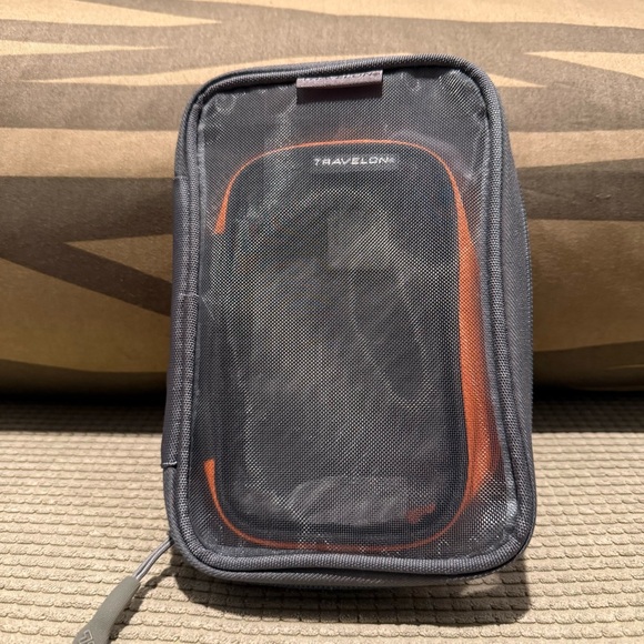 Travelon- set of 2 accessory packing squares - Picture 3 of 9